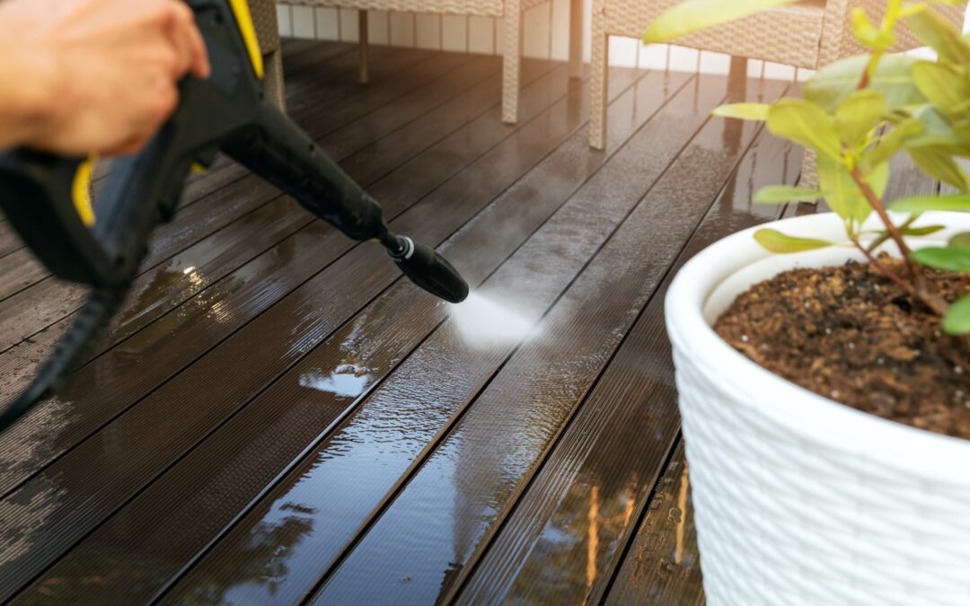 Ways To Keep Your Deck Looking Great All Season