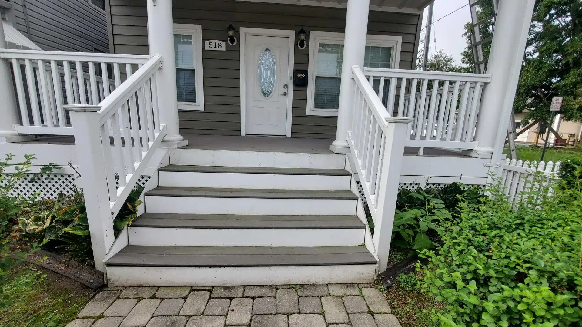 Front porch steps before cleaning